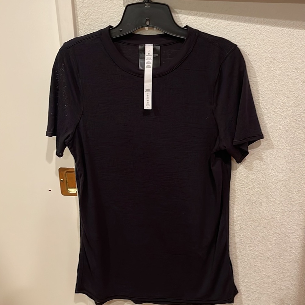 LULULEMON mesh shirt sleeve top